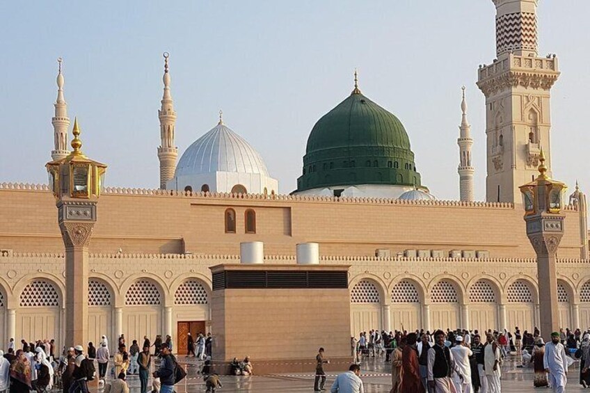 Half Day Private Tour to Madinah Holy Places/Ziyarat