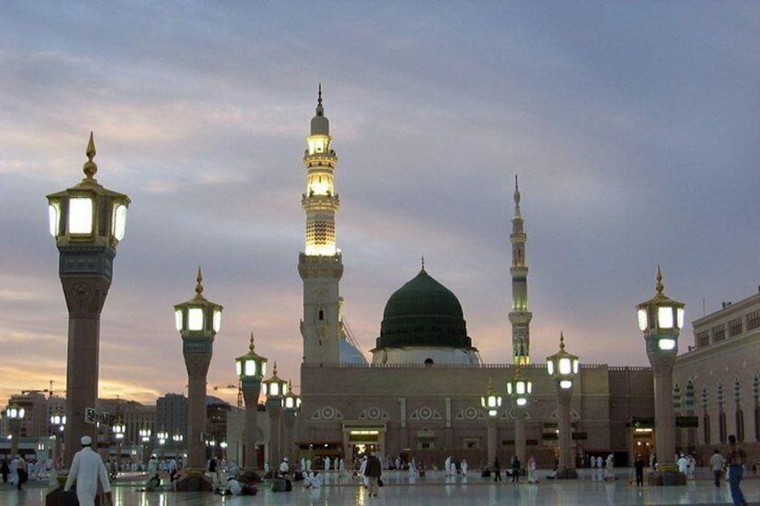 Half Day Private Tour to Madinah Holy Places/Ziyarat