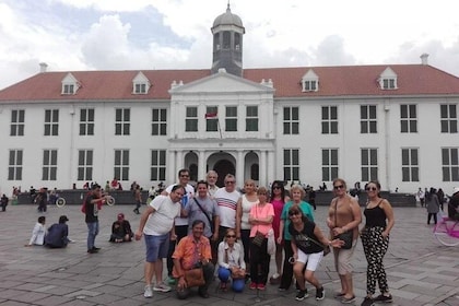 Jakarta City Tour Group Package 50 Pax With Lunch
