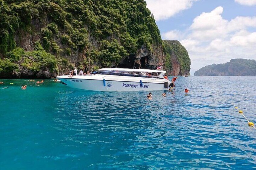 Private Customized Tour to Phi Phi Island