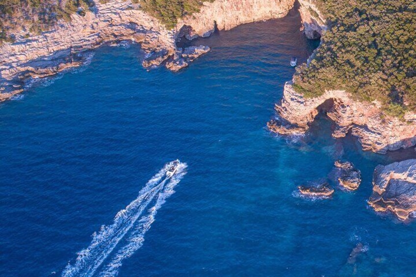 Private Tour: Lady of the Rocks, Blue Cave, Mamula, Tunnels-up to 6 people (3hr)