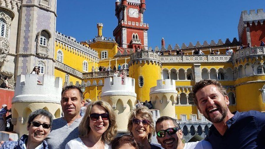 Sintra to Cascais: 2 Palaces, 4 Sites, Small Group 10 Hour Tour