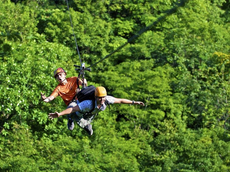  Ziplining duet through the trees