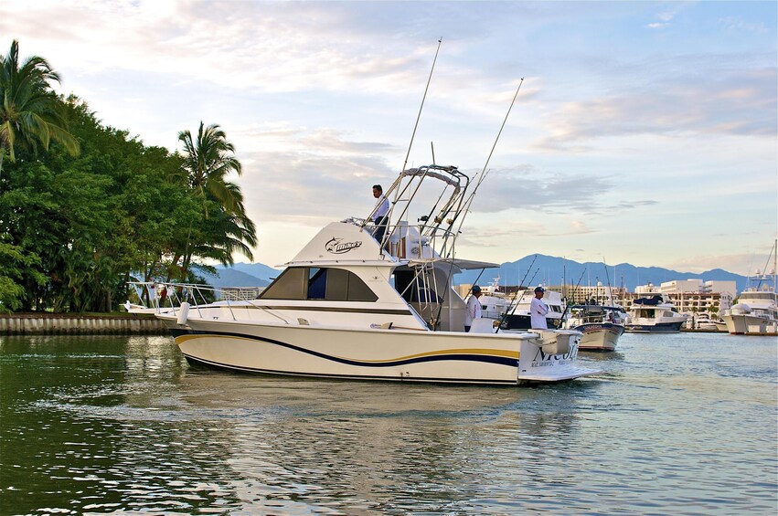 Sport Fishing Tour Boat in Banderas Bay