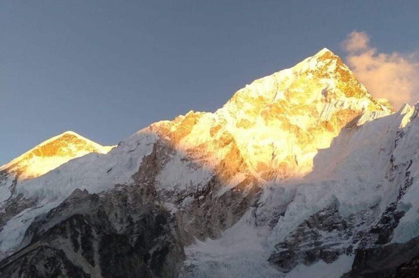 Sunrise on Everest 