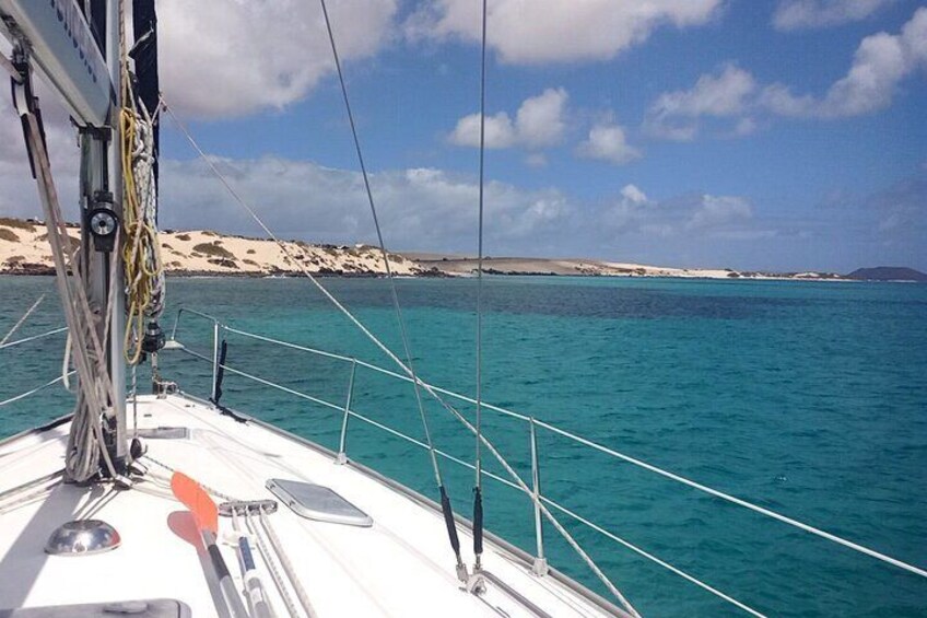 4h - Extended Private Sailing Tour around the Lobos Island