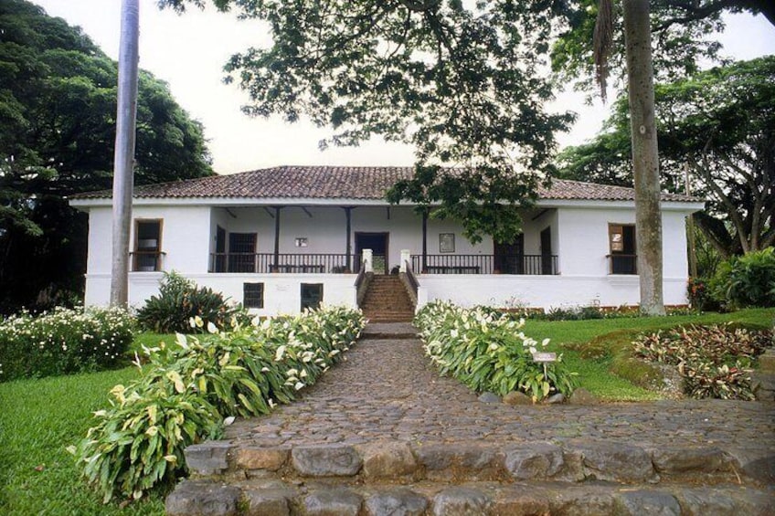 Entrance of the Hacienda el Paraìso