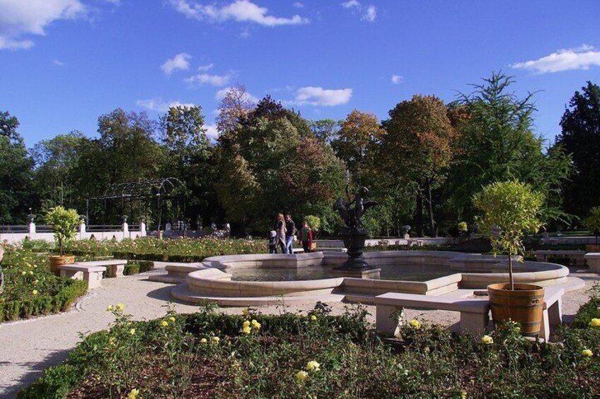 Warsaw: Skip the Line Wilanów Palace and Gardens Private Guided Tour
