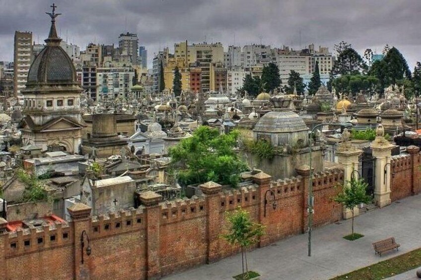 La Recoleta Cemetery