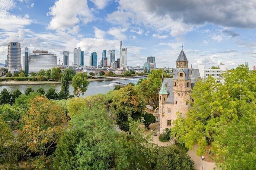 Skyline und Liebighaus Skulpturensammlung ©#visitrheinmain, David Vasicek