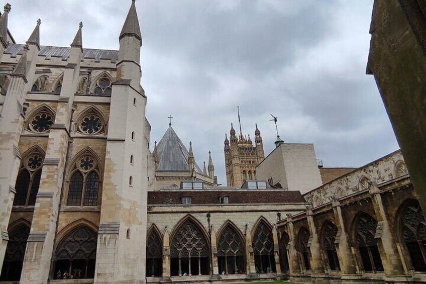 Kid-Friendly London in a Day Tour with Westminster Abbey and Tower of London