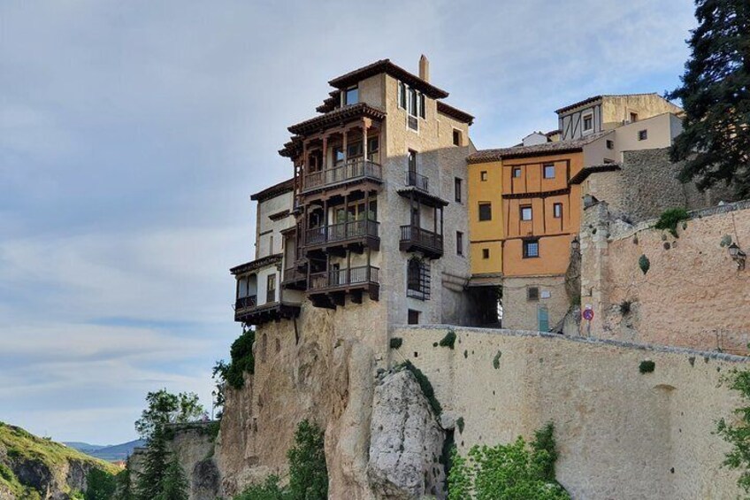 Guided Tour - Medieval Basin + Monuments