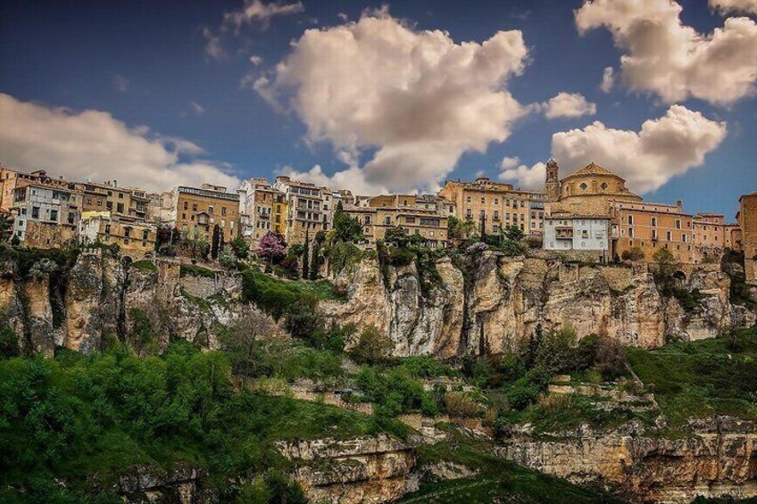 Guided Tour - Medieval Basin + Monuments