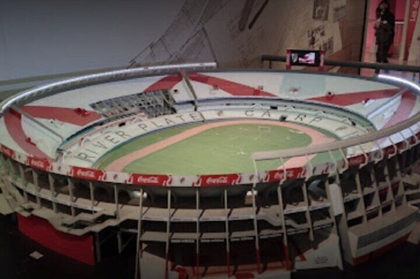 River Museum and Stadium, Official Tour
