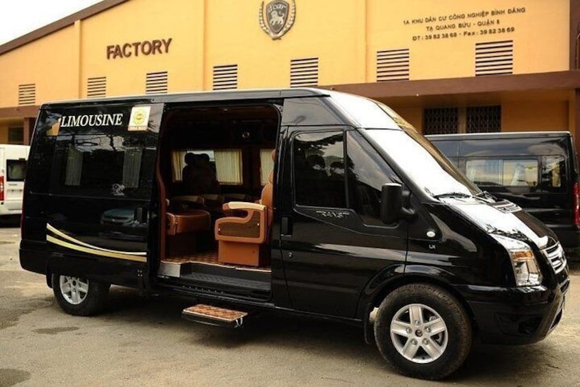 Dcar Limousine 9-seater