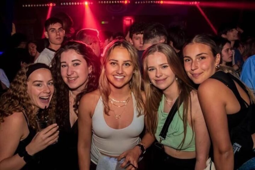 Pub Crawl + Party Night (3 Bars +VIP Entrance to a top Club )