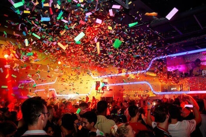Pub Crawl + Party Night (3 Bars +VIP Entrance to a top Club )