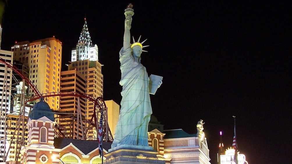 the statue of liberty sculpture at night in Las Vegas