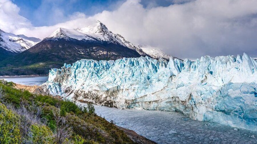 Perito Moreno Glacier with Navigation from El Calafate