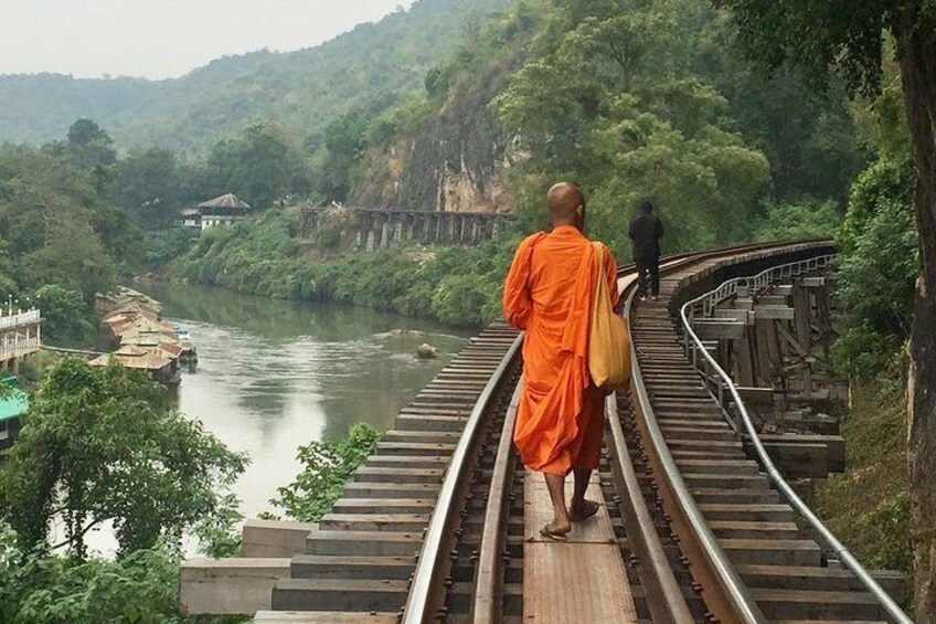 Kanchanaburi, River Kwai, War Museum, Train, PRIVATE lunch with ITA guide