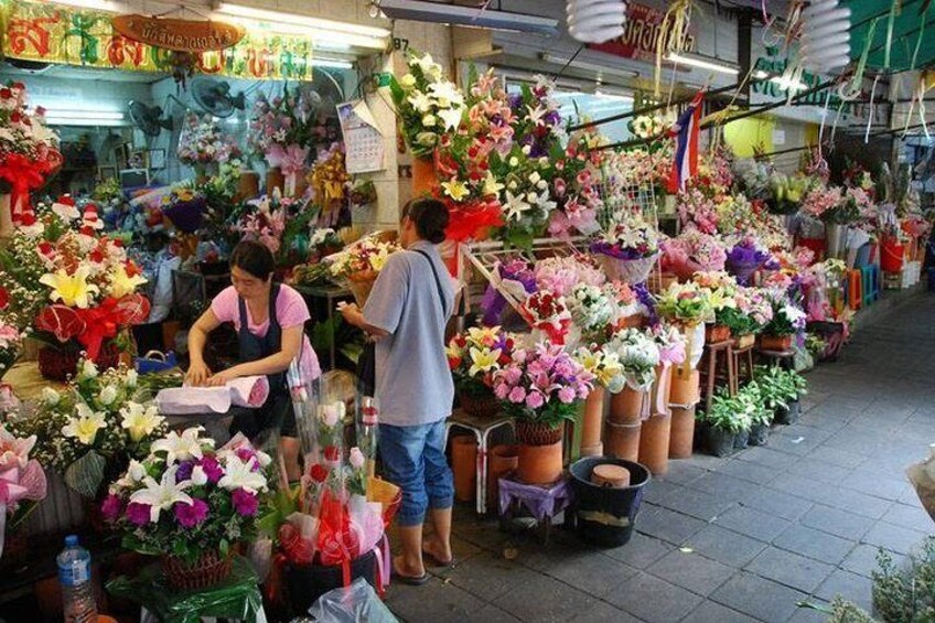  BANGKOK - Visit of the Temples and the Flower Market. Half day ITA guide