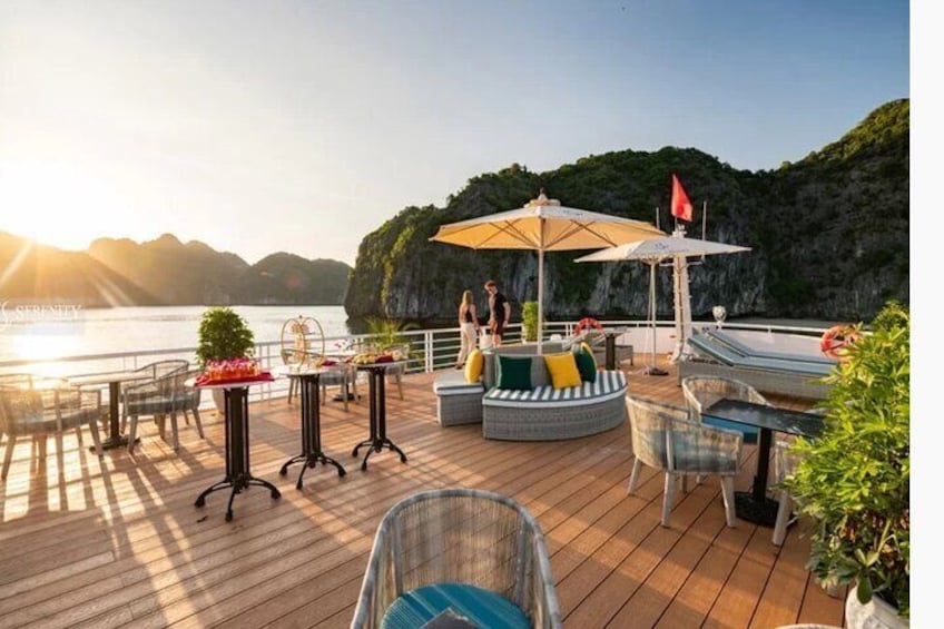 Serenity 1 Day Cruise( Ha Long,Lan Ha Bay and Cat Ba Island)