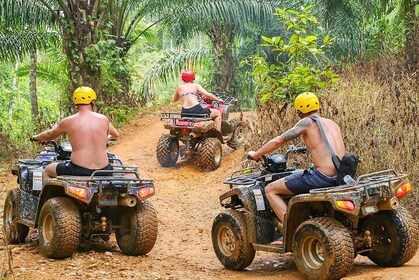 Punto de vista de Phuket del Gran Buda en vehículos todo terreno