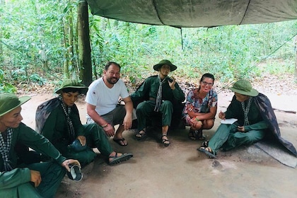 Cuchi 隧道和湄公河遊輪全天烹飪班燒烤午餐組 10 人