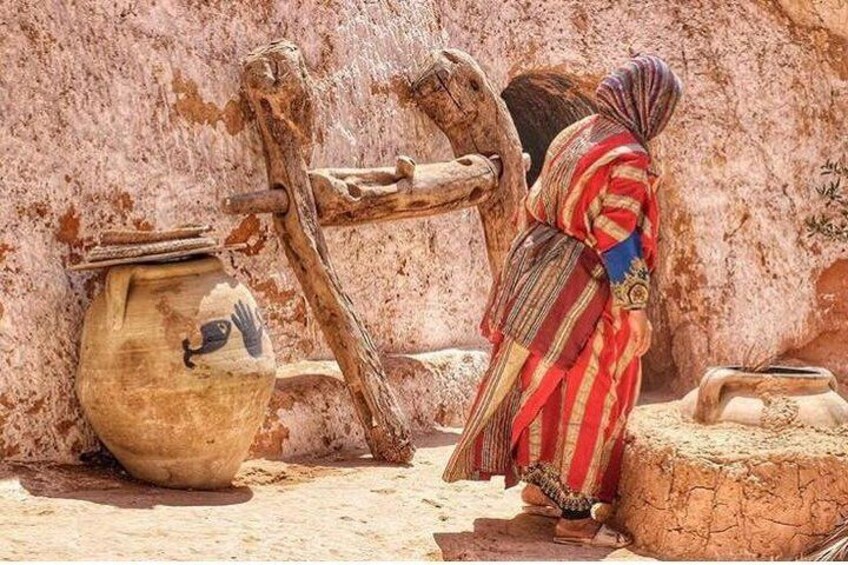 Road Trip to discover troglodyte architecture and Berber culture