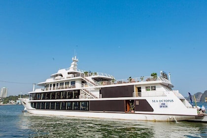 Sea Octopus Cruise - 5 Star Luxury YATCH Halong Bay Heritage Site