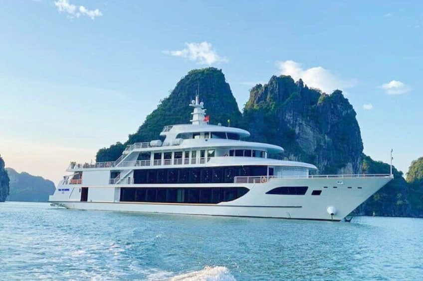 Sea Octopus Cruise - 5 Star Luxury YATCH Halong Bay-GREAT Service