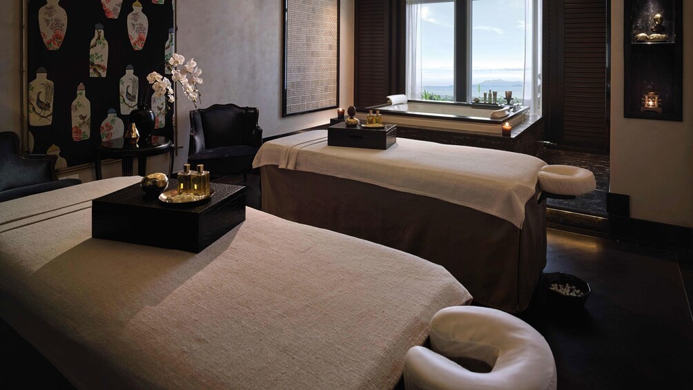 正在顯示第 5 張相片,共 5 張。 Spa beds at the Pañpuri Organic Spa Penang