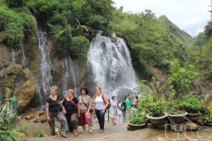 Fansipan Summit - Rooftop of Indochina 2 days 1 night Tour by Bus