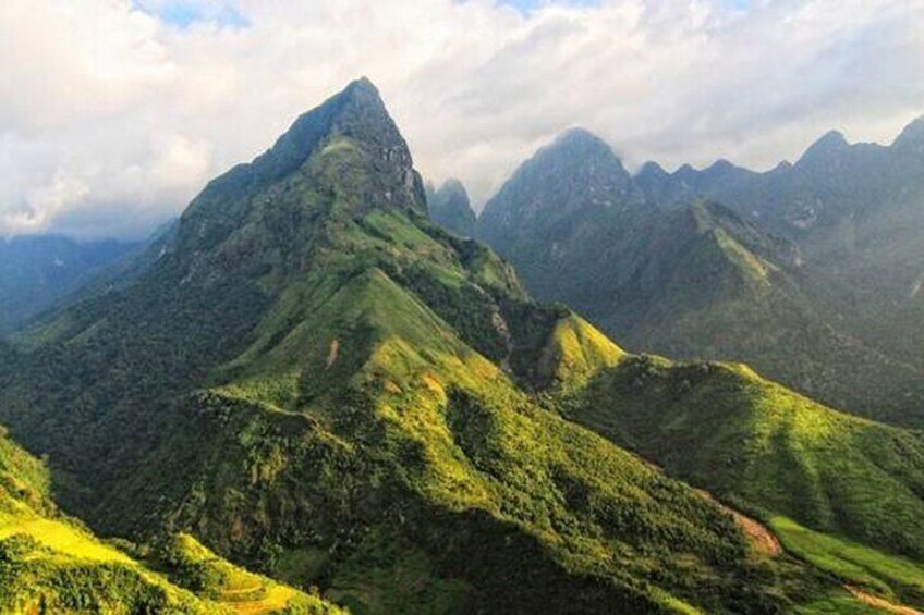 Fansipan Summit - Rooftop of Indochina 2 days 1 night Tour by Bus
