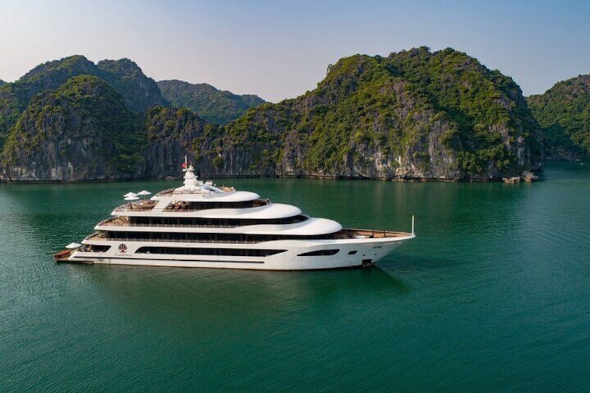 Scarlet Pearl Cruise -The Pearl of Ha Long Bay ( 2 Days 1 Night Tour )