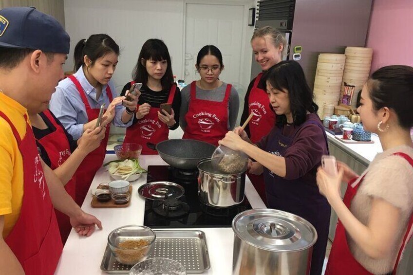 Taiwan Traditional Light Meals Experience -B-, Turnip cake, Pork thick soup, Tofu pudding