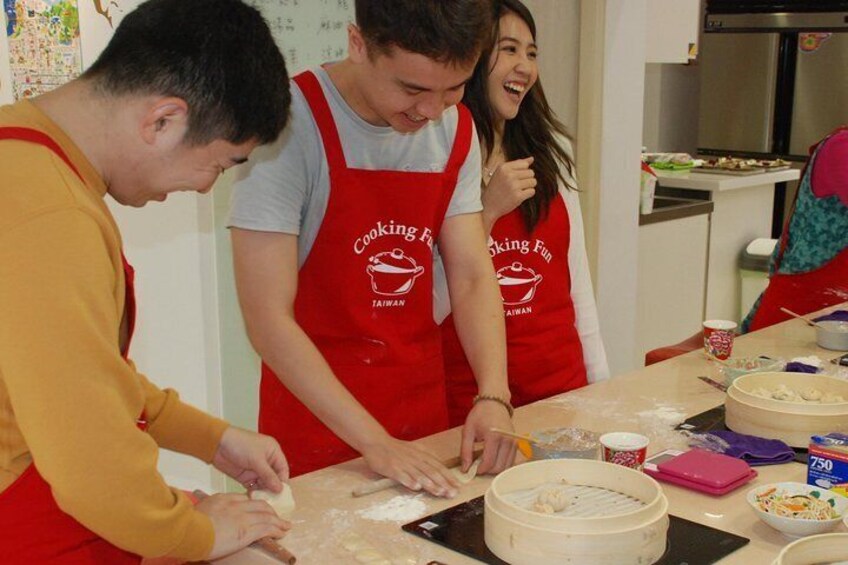 Taiwan Traditional Light Meals Experience -A- Xiao Long Bao, Pork thick soup, Bubble milk tea. (Taiwan Cooking Classes)