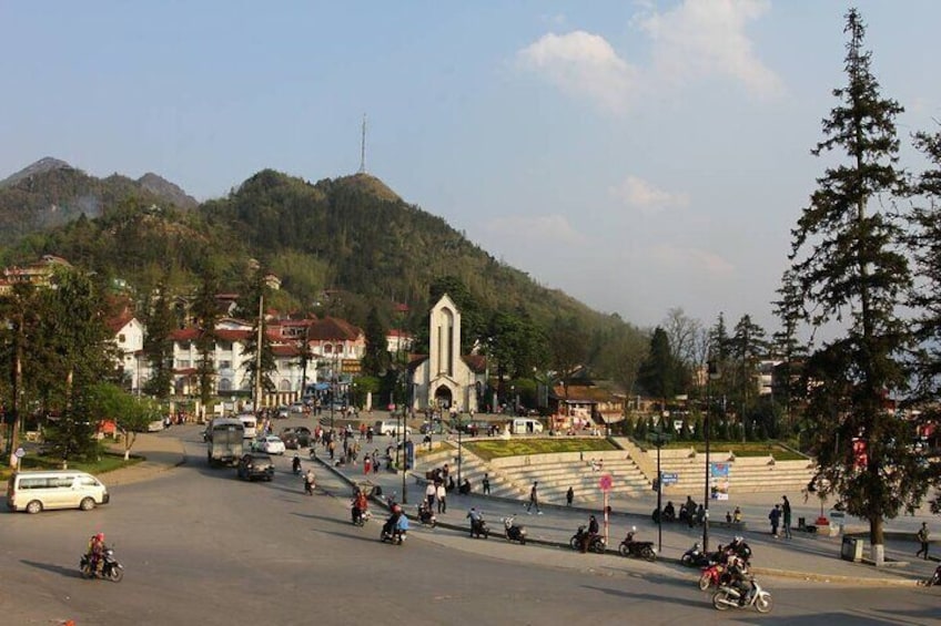 Sapa Trek 2days/1night -HOTEL 5 STAR-From Hanoi by Limousine Van