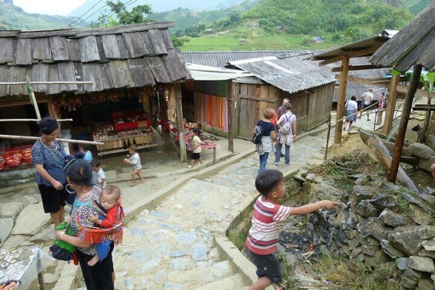 Sapa Trek 2days/1night -HOTEL 5 STAR-From Hanoi by Limousine Van