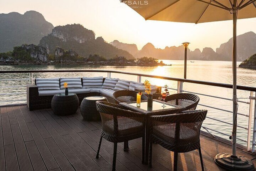 Jade Sails - Luxury Day Cruise in Ha Long Bay with Limousine on Expressway