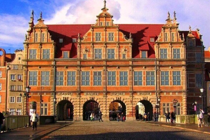 Private Walking Tour of Gdansk + Amber Museum + Malbork Castle