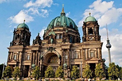 Private Shore Excursion: All-Highlights of Berlin (private return transfer)