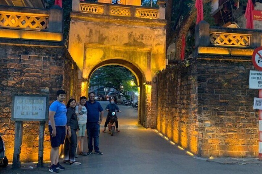 Luxury Hanoi City Tour Top Attractions ( Cultural/ History/ Fun) 