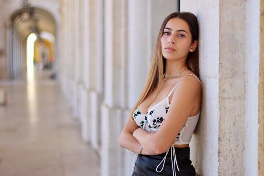 Photoshoot with a Local Professional Photographer in Lisbon