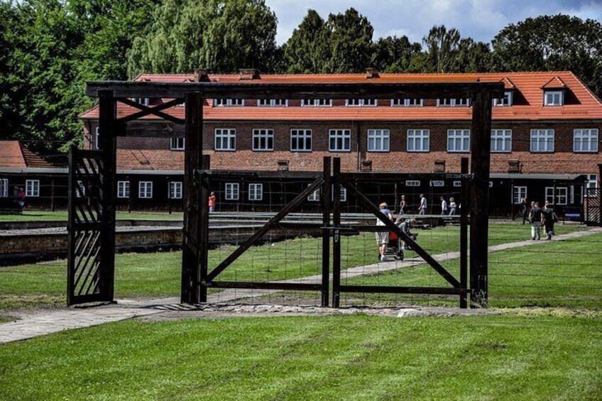 Full-Day Private Guided Tour to Stutthof Concentration Camp and Malbork Castle