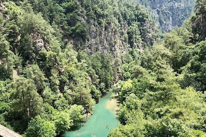 Embark on a Serene Adventure: Private Hiking Tour to Chouwen Lake