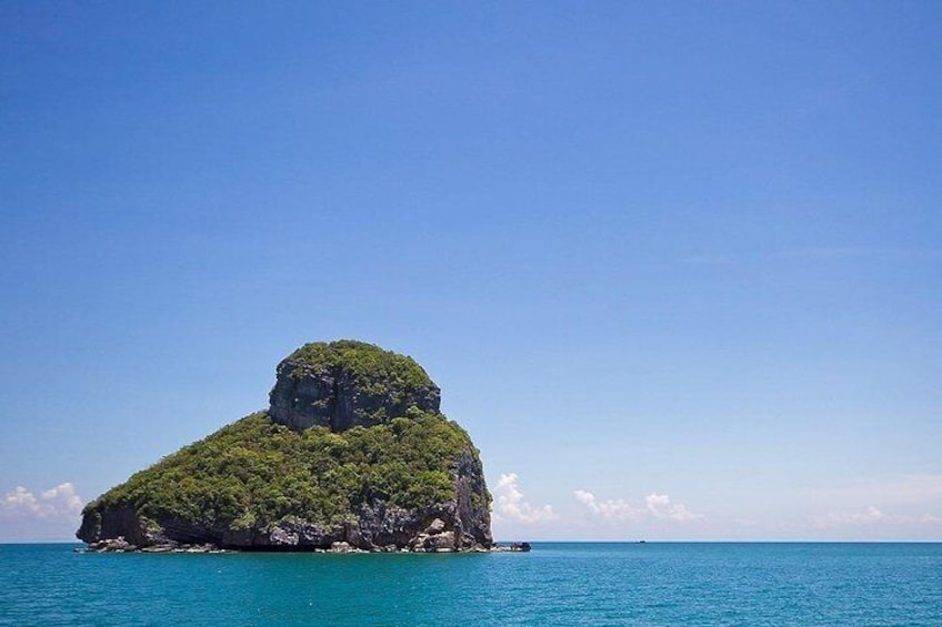 Angthong National Marine Park by Tour Boat with Snorkeling & Kayaking