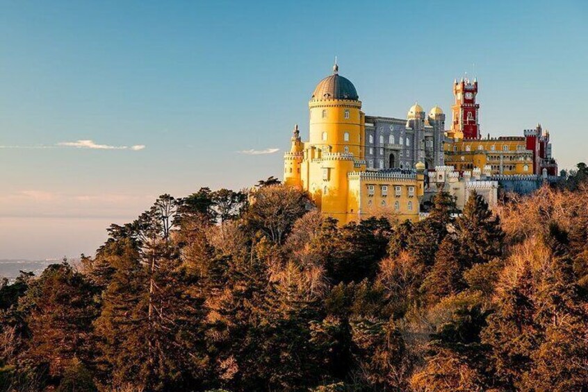 Double Ticket Tour: Uncover Pena Palace and Castle of the Moors