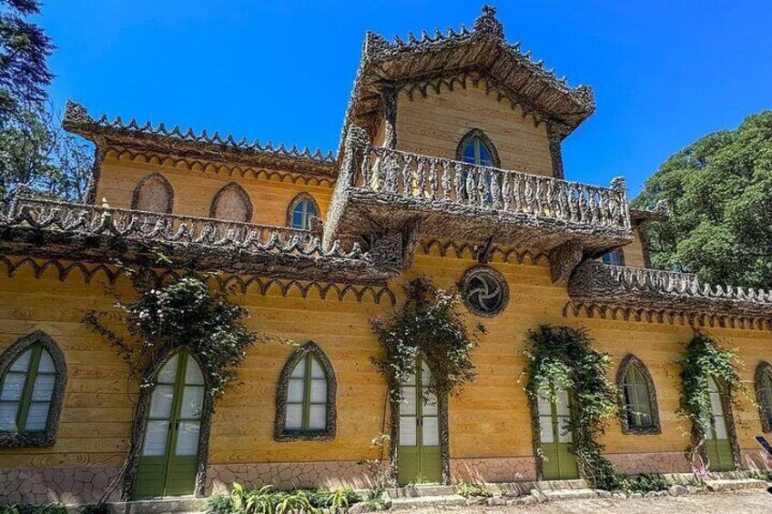 Sintra: Guided Tour to Palacio da Pena, Regaleira and Cabo da Roca