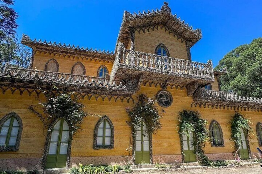 Sintra: Guided Tour to Palacio da Pena, Regaleira and Cabo da Roca